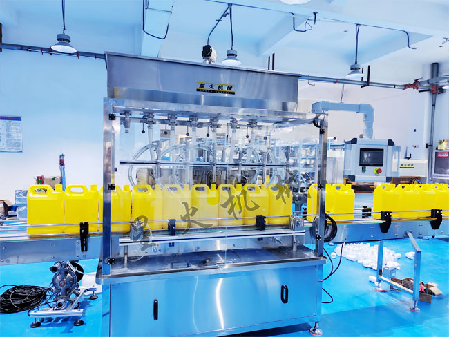 四川定量称重灌装机-防冻液自动灌装机