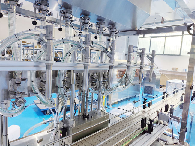 四川定量称重灌装机-防冻液自动灌装机