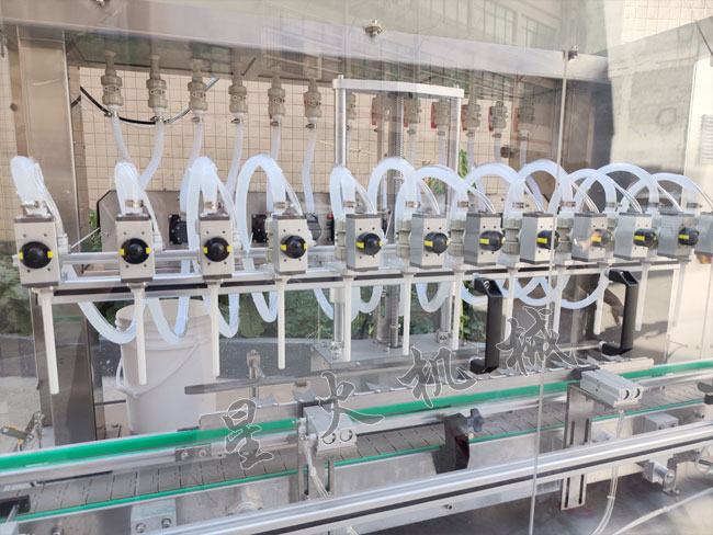 12头化工液体自动灌装机